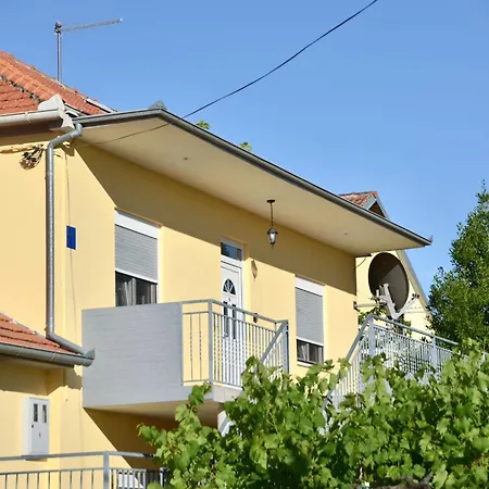 Milla Apartment
